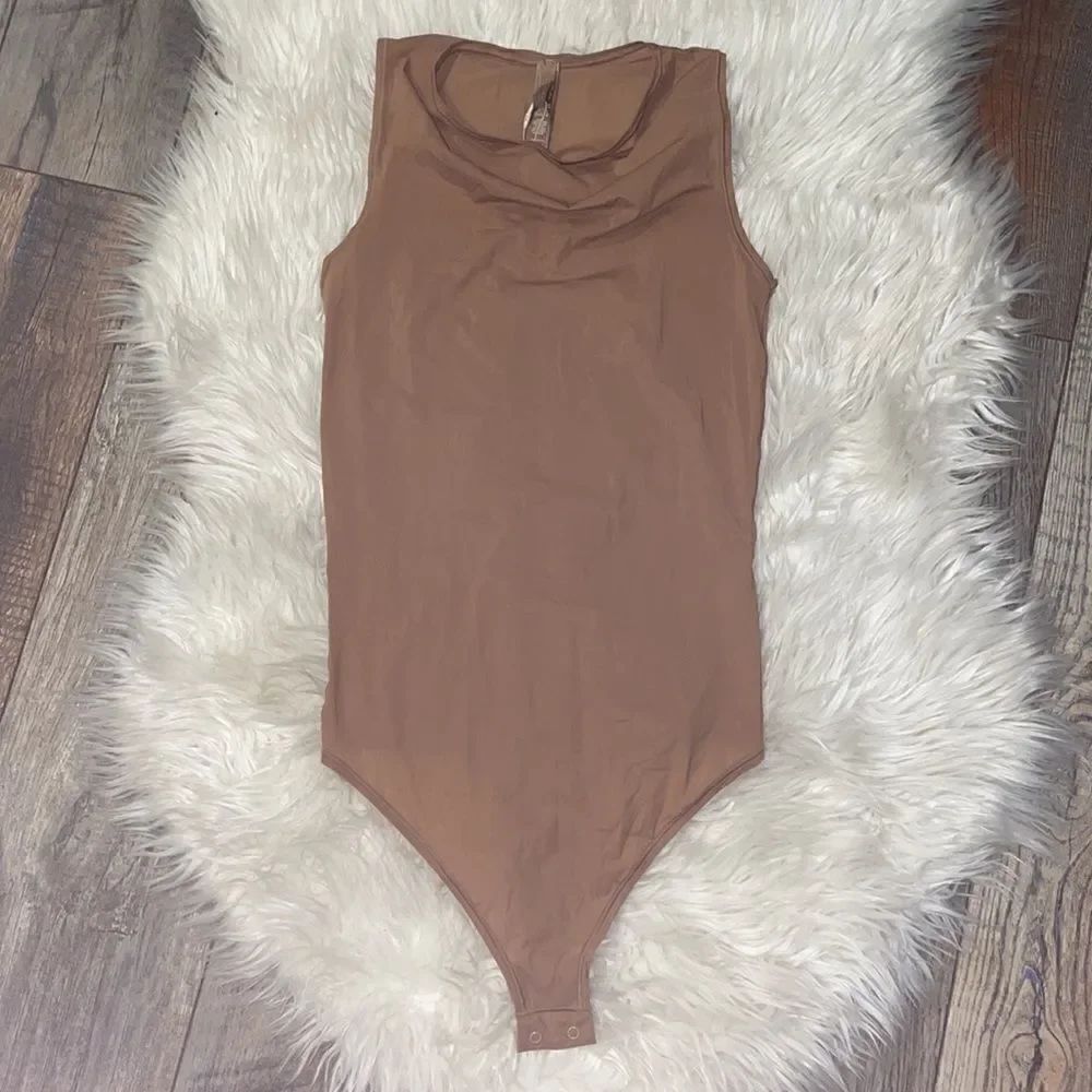 SKIMS Jelly Sheer Sleeveless Thong Bodysuit in Sienna, NWT